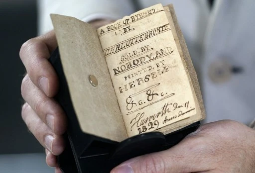 Un livre miniature de Charlotte Brontë acheté plus d'un million d'euros