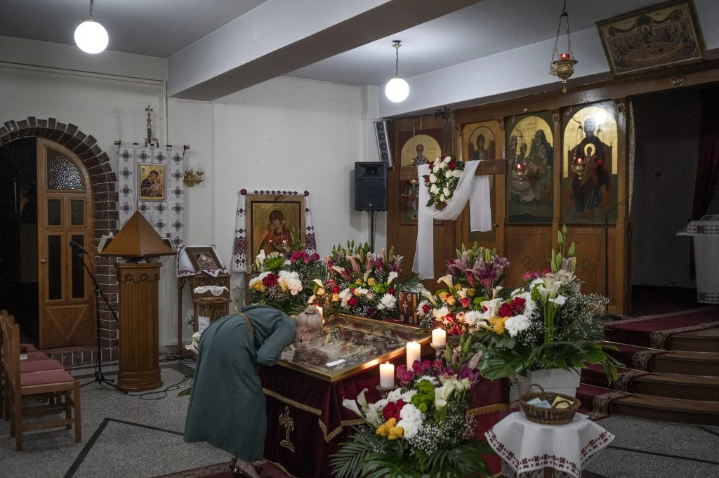 A Athènes, les réfugiés ukrainiens célèbrent Pâques orthodoxe