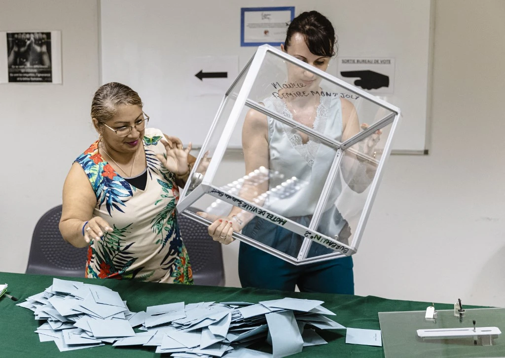 Après le scrutin de dimanche, plusieurs étapes avant l'intronisation du président