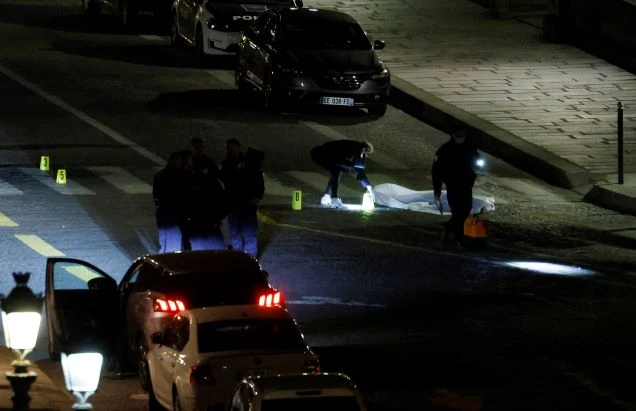 Morts sur le Pont-Neuf: l'avocat du policier conteste l'«homicide volontaire»