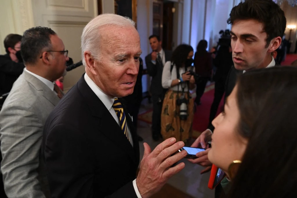 Face à une hausse de l'immigration, l'administration Biden se défend