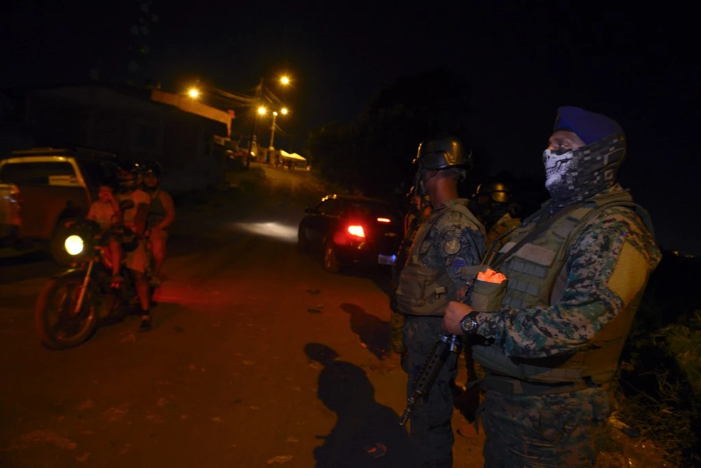Violence en Equateur: l'état d'urgence décrété dans trois provinces