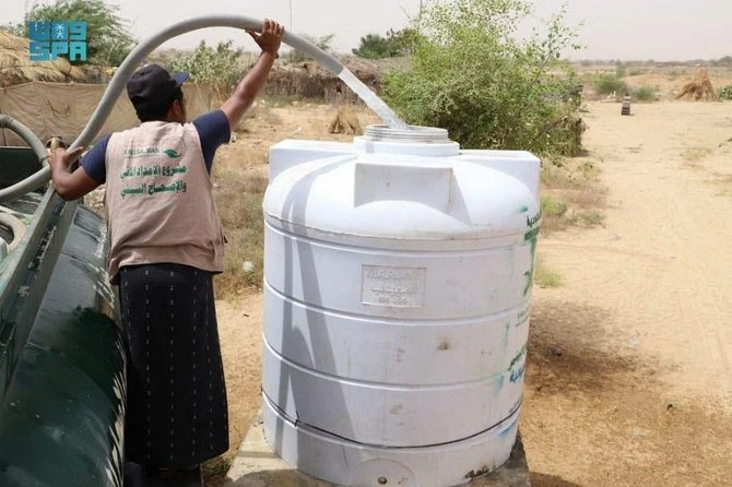 KSrelief fournit plus de 3 millions de litres d'eau aux camps yéménites pour personnes déplacées