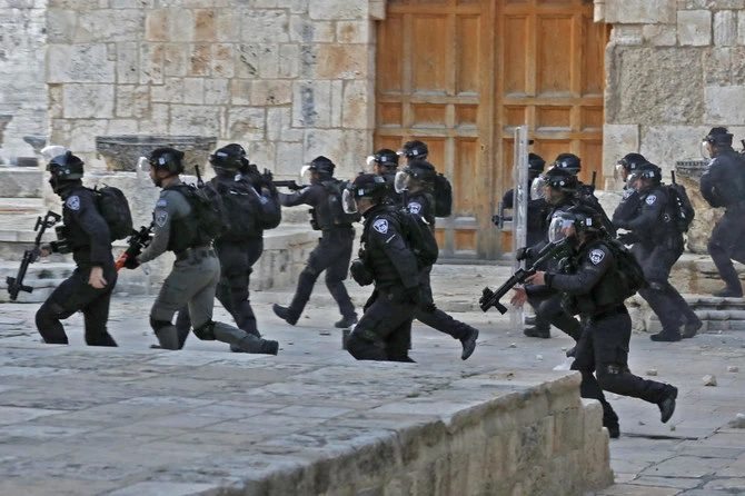 Jérusalem: 42 blessés dans de nouveaux heurts sur l'esplanade des Mosquées