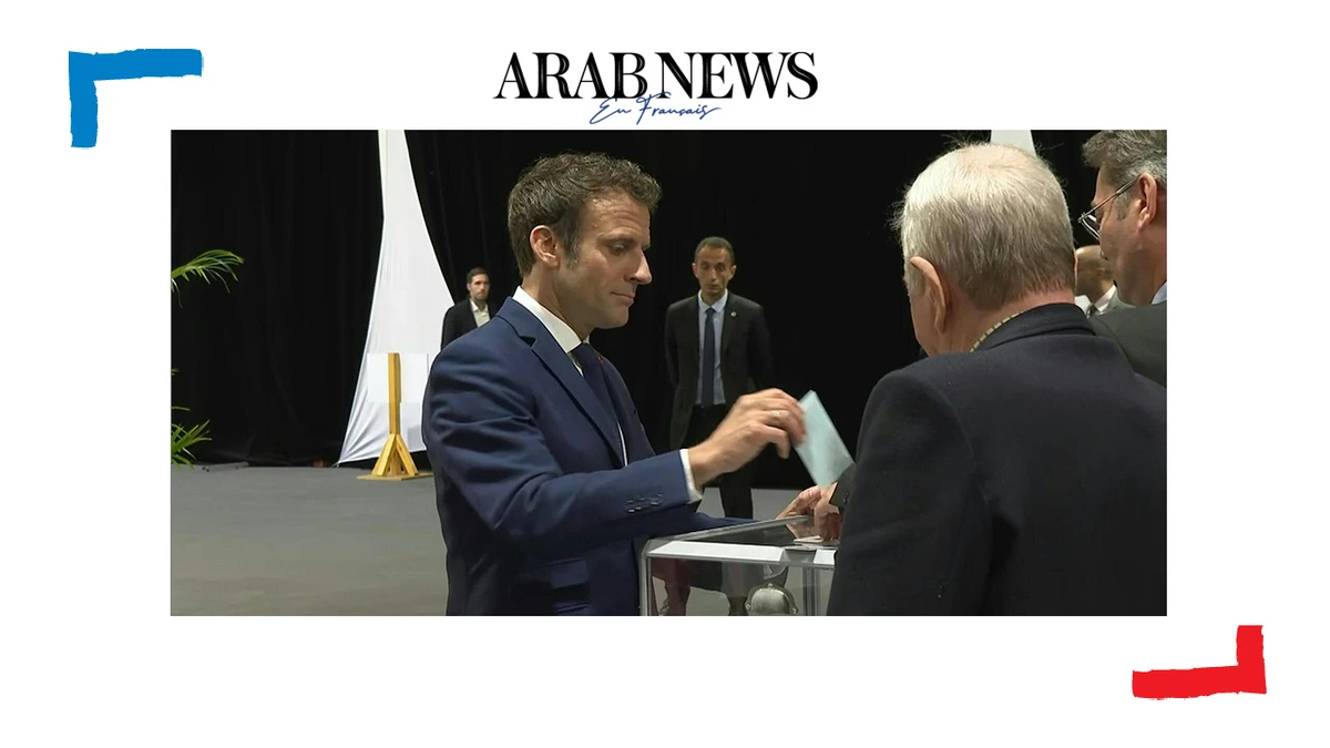 Présidentielle: Emmanuel Macron vote pour le second tour