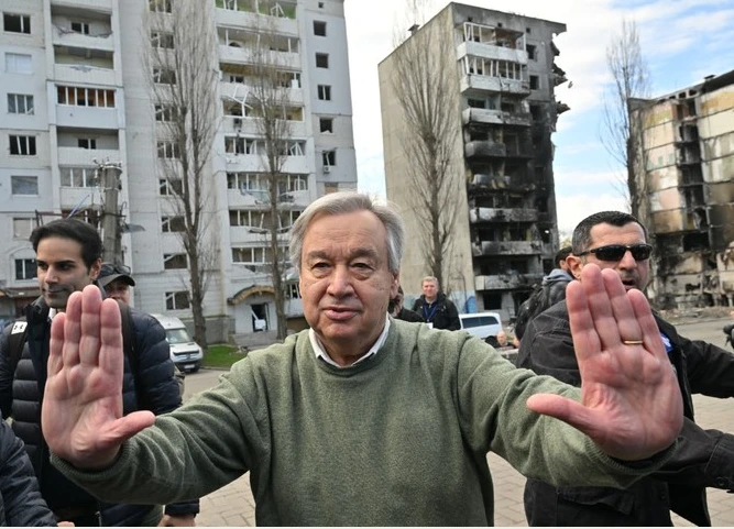 La capitale ukrainienne bombardée pendant la visite du chef de l'ONU