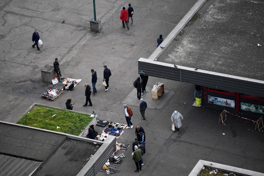 Mantes-la-Jolie: l'ancien maire agressé en pleine campagne électorale