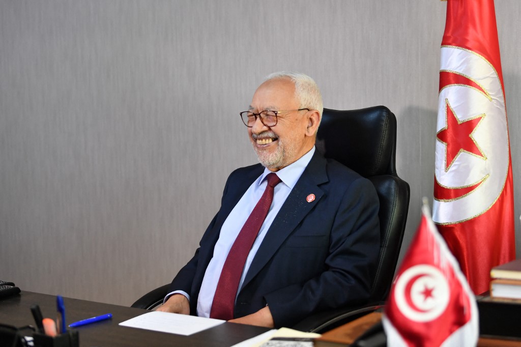 Tunisie: le chef du parti Ennahdha interdit de voyage