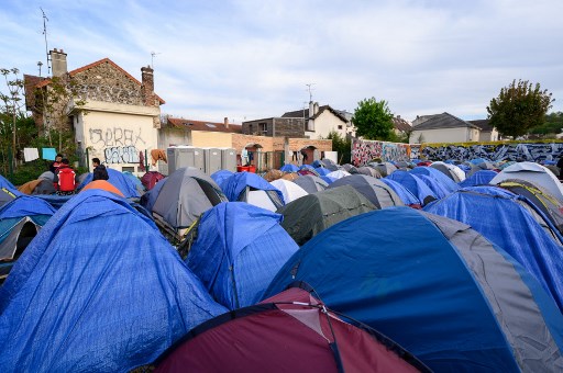 A peine pris en charge, une trentaine de jeunes migrants remis à la rue à Paris