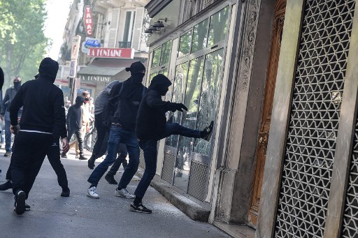 Des dizaines de milliers de personnes dans la rue en France pour un 1er-Mai très politique