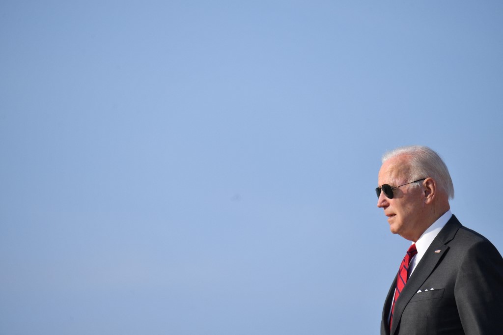 Le droit à l'avortement en péril aux Etats-Unis, Biden bat le rappel à gauche