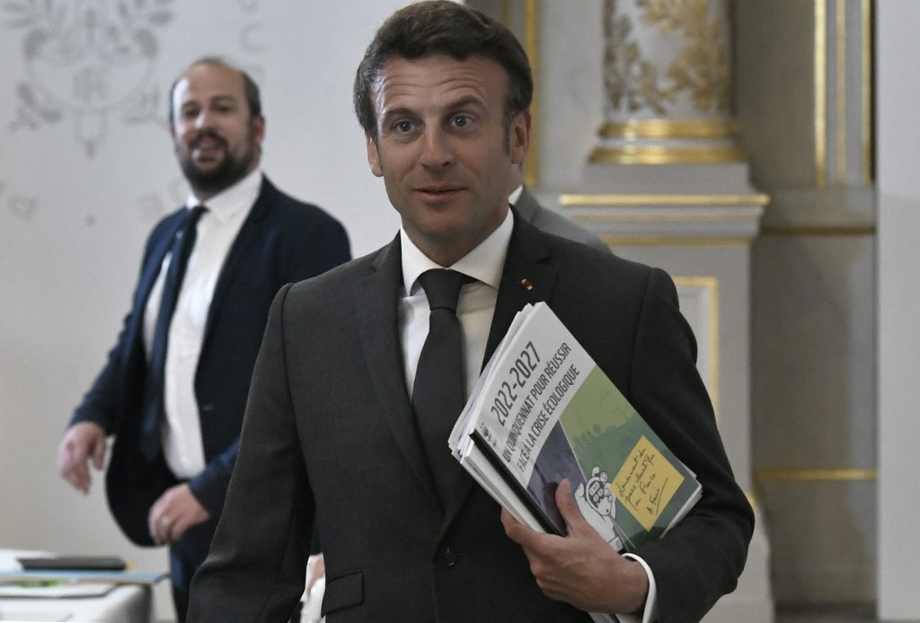 Macron reçoit des experts du climat pour préparer sa «planification écologique»