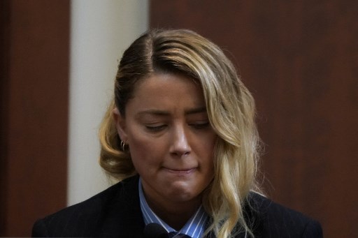 Johnny Depp était «l'amour de ma vie» mais aussi jaloux et violent, affirme Amber Heard