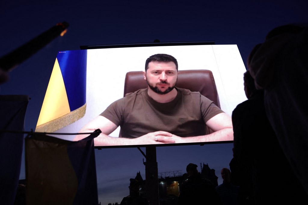 Zelensky lance une campagne mondiale de financement participatif pour aider l'Ukraine