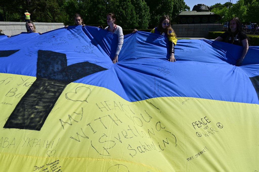 Drapeau ukrainien replié par la police allemande: Kiev dénonce une «erreur» de Berlin