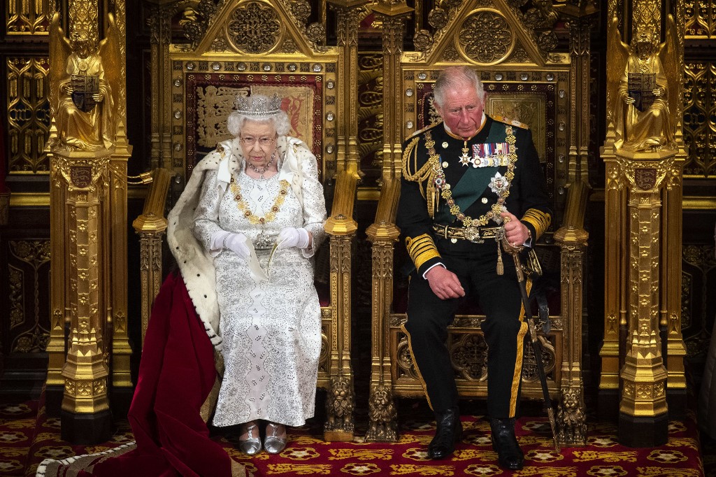 Moment historique au Royaume-Uni, la reine remplacée par Charles pour le discours du trône