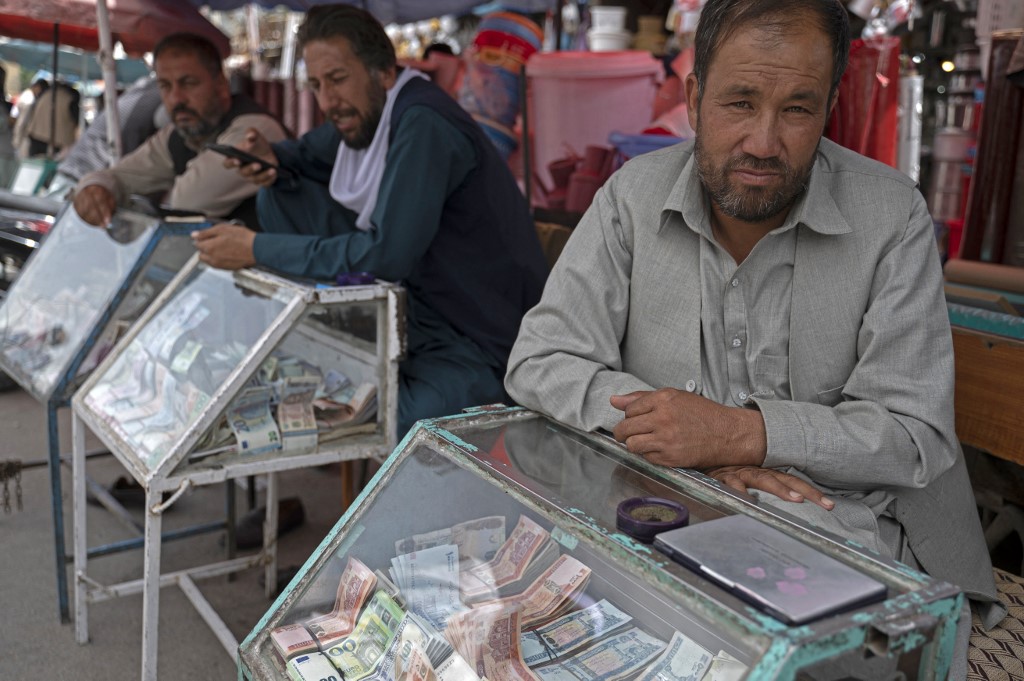 Afghanistan: grève des bureaux de change contre la hausse du prix de leur licence