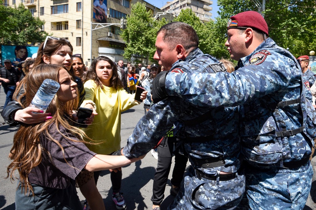Arménie: des centaines d'interpellations lors de manifestations d'opposition