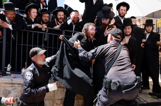 Israël: heurts entre des fidèles juifs et la police sur un site de pèlerinage
