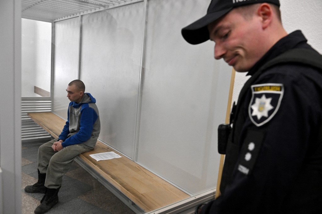 Ukraine: le soldat russe jugé pour crime de guerre «pas coupable» selon son avocat, verdict attendu lundi