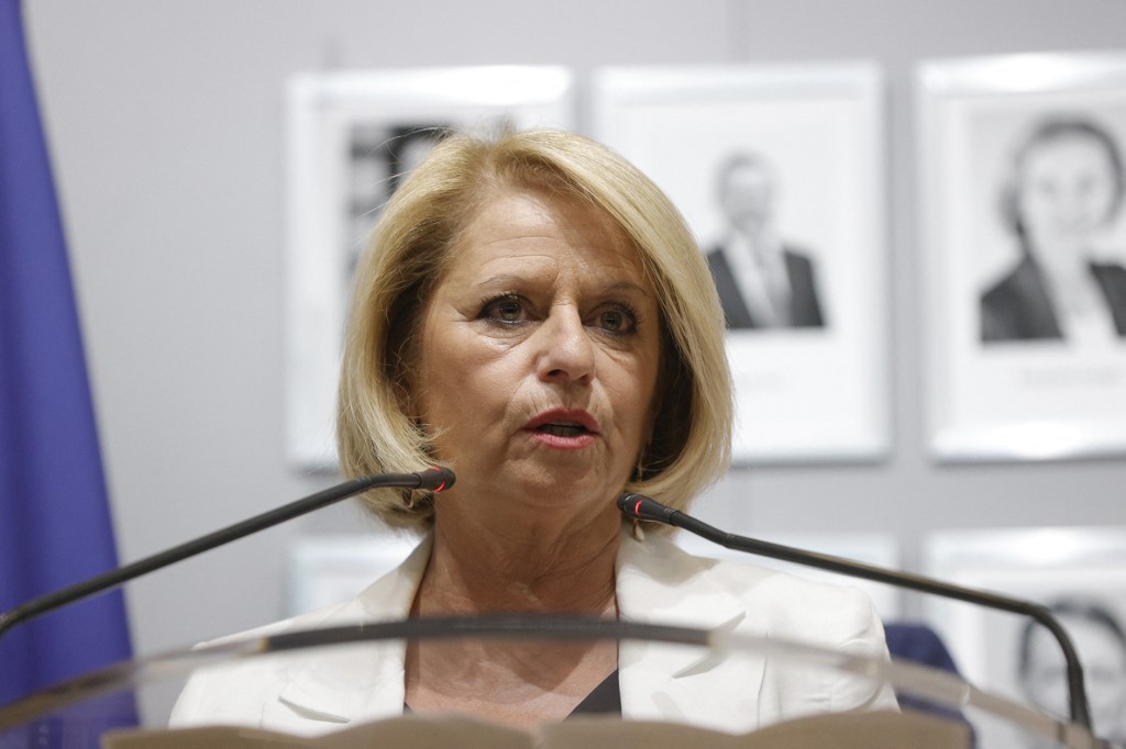 La lutte contre les déserts médicaux, priorité de la nouvelle ministre de la Santé