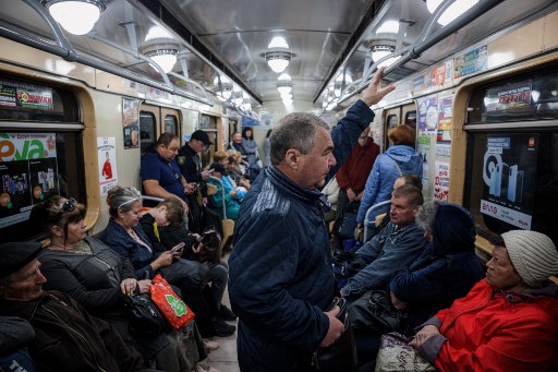 Ukraine: reprise du métro à Kharkiv, deuxième ville du pays