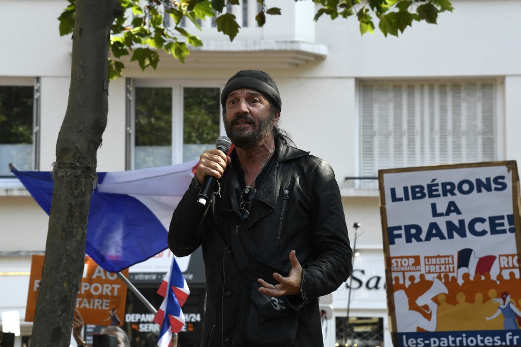 Législatives: Francis Lalanne a déposé sa candidature en Charente