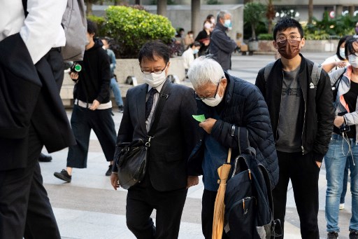 Hong Kong: arrêtés ainsi qu'un universitaire, un cardinal et une pop star libérés sous caution