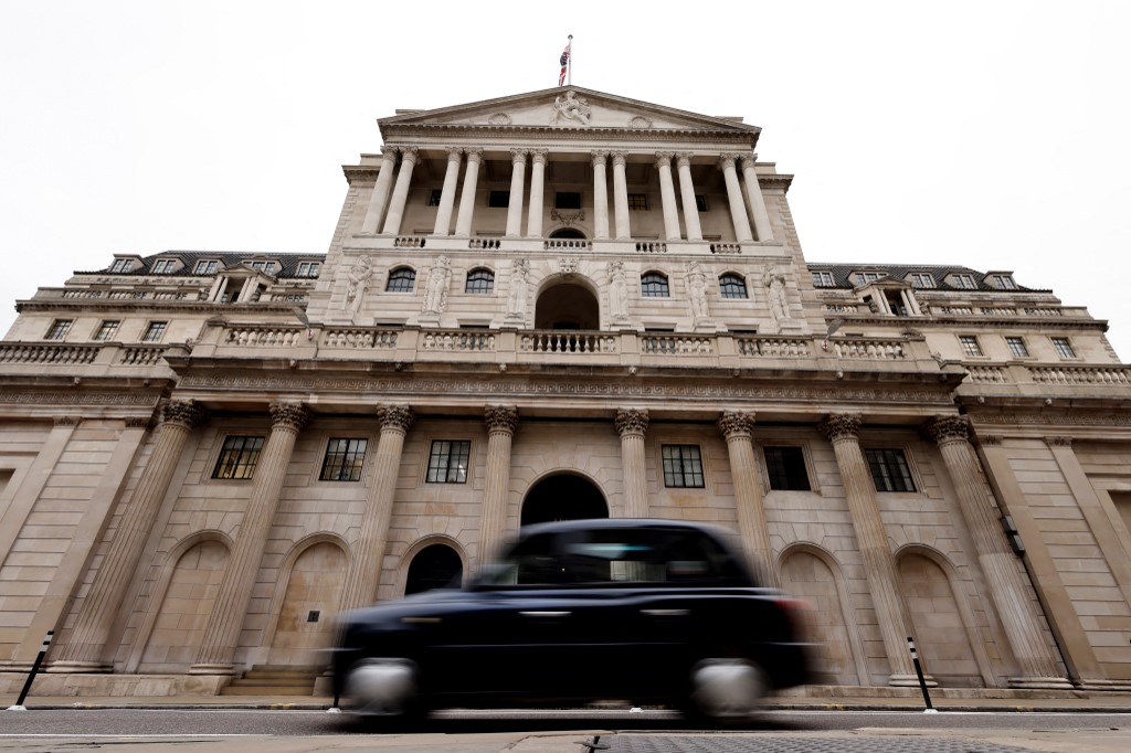 La BoE monte son taux à 1% face à l'inflation, prévoit une contraction de l'économie