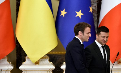 Ukraine: Les livraisons d'armes de la France vont gagner «en intensité», dit Macron à Zelensky