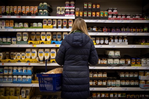 Royaume-Uni: l'inflation à un record en 40 ans, le gouvernement sommé d'agir