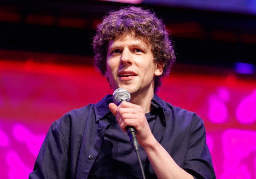 Cannes: passage réussi de l'acteur Jesse Eisenberg derrière la caméra
