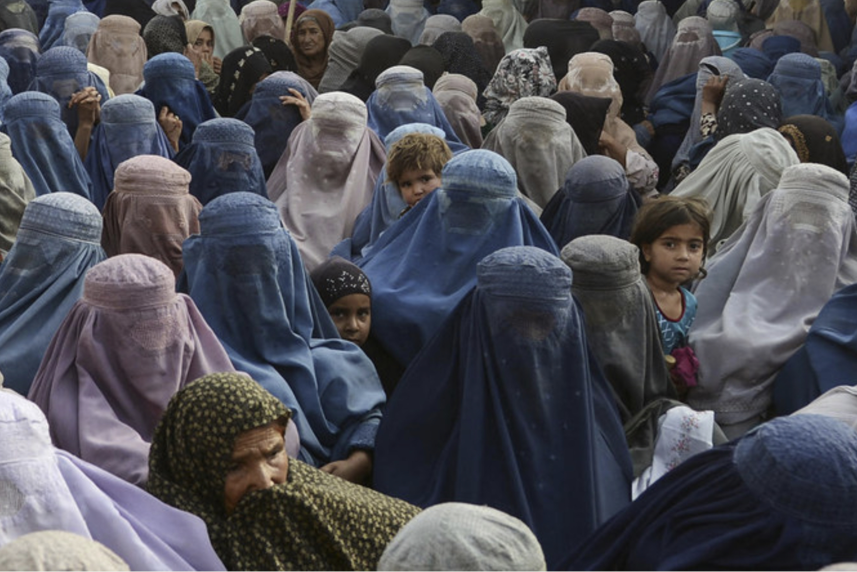 Afghanistan: le chef suprême ordonne aux femmes de porter la burqa en public