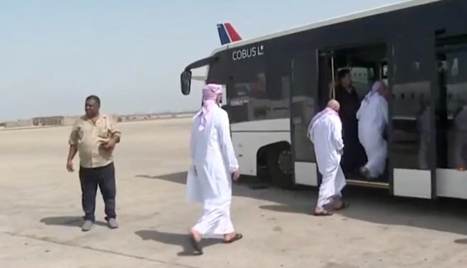 Un total de 108 prisonniers houthis seront libérés en trois phases dans le cadre de l'initiative humanitaire de l'Arabie saoudite visant à soutenir la paix au Yémen. (Capture d'écran)