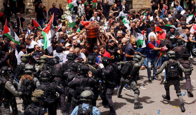 Funérailles de Shireen Abu Akleh: la charge israélienne rappelle l'apartheid