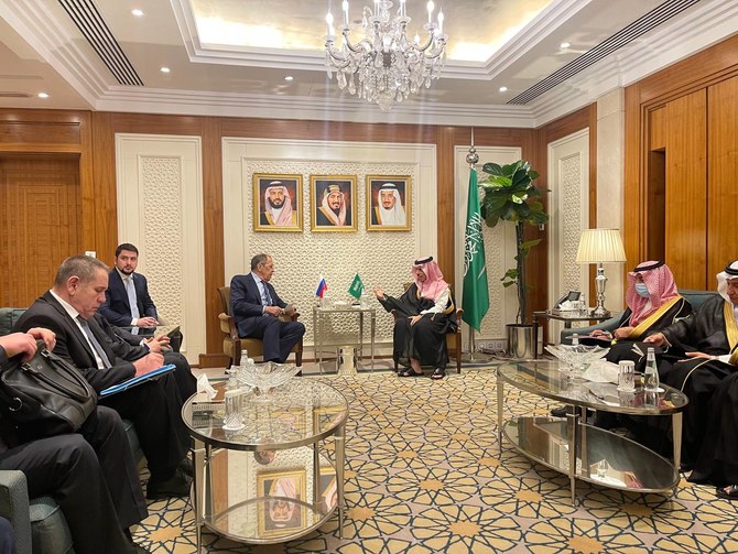 Le ministre des Affaires étrangères russe arrive en Arabie saoudite