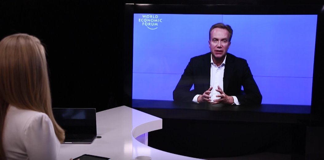 Le président du WEF salue les réformes saoudiennes et la présence d’une «importante délégation» à Davos