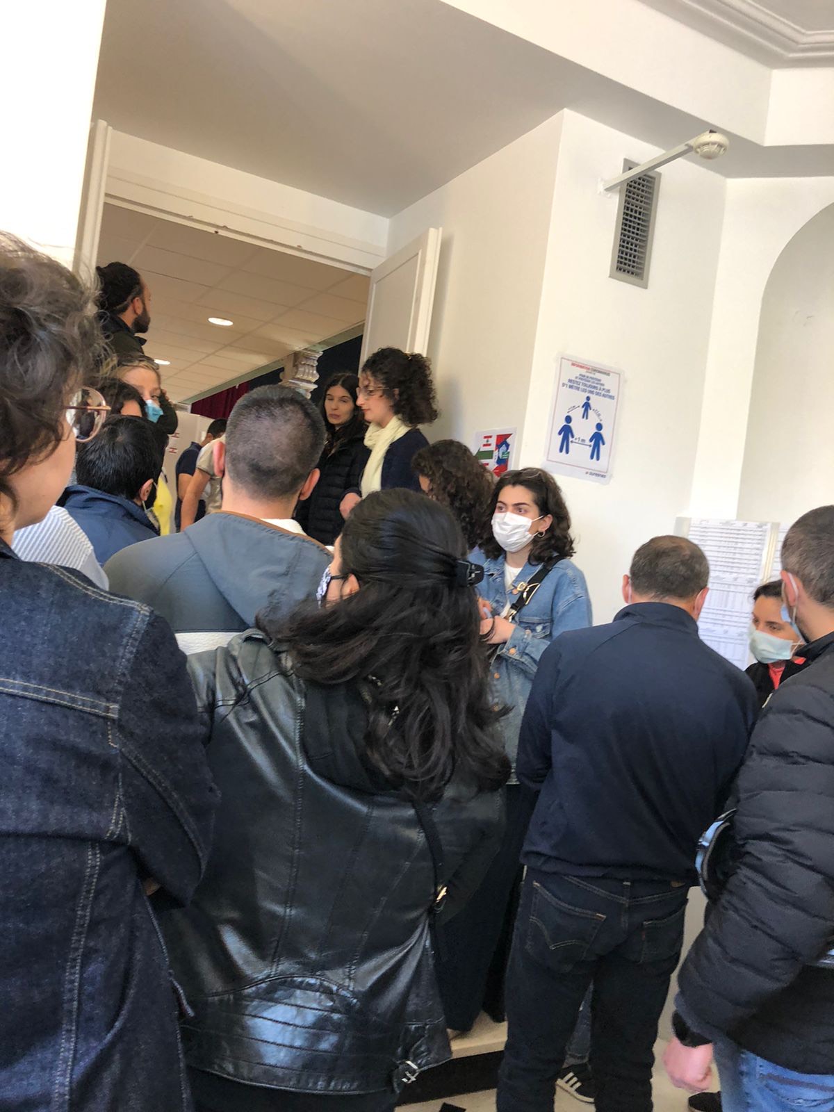 La deuxième étape des élections libanaises a commencé le dimanche 8 mai, à Suresnes, en France (Photo, AFP).