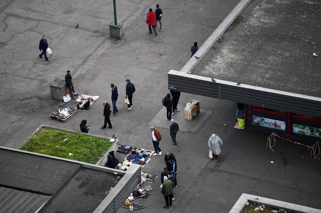 Mantes-la-Jolie: l'ancien maire agressé en pleine campagne électorale