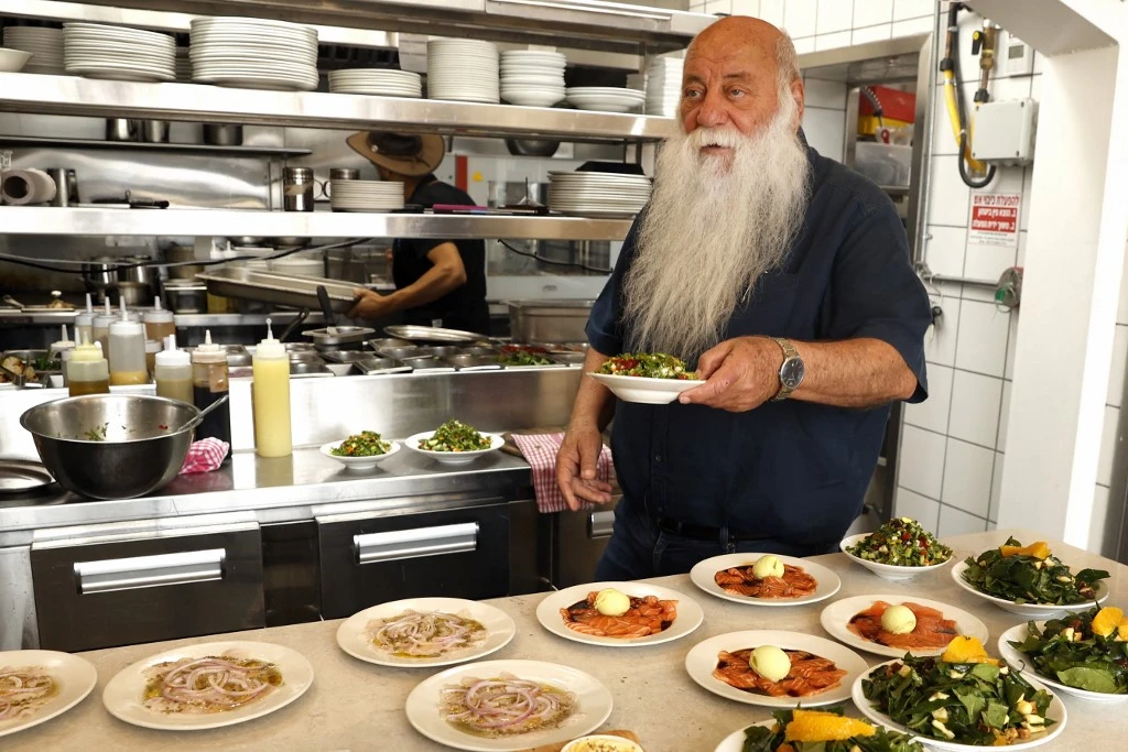 En Israël, un chef reconstruit son restaurant symbole de la coexistence