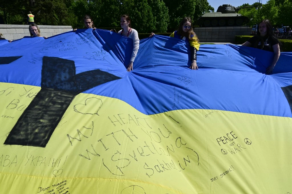 Drapeau ukrainien replié par la police allemande: Kiev dénonce une «erreur» de Berlin