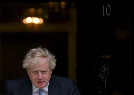 Boris Johnson se rend en Irlande du Nord engluée dans la crise