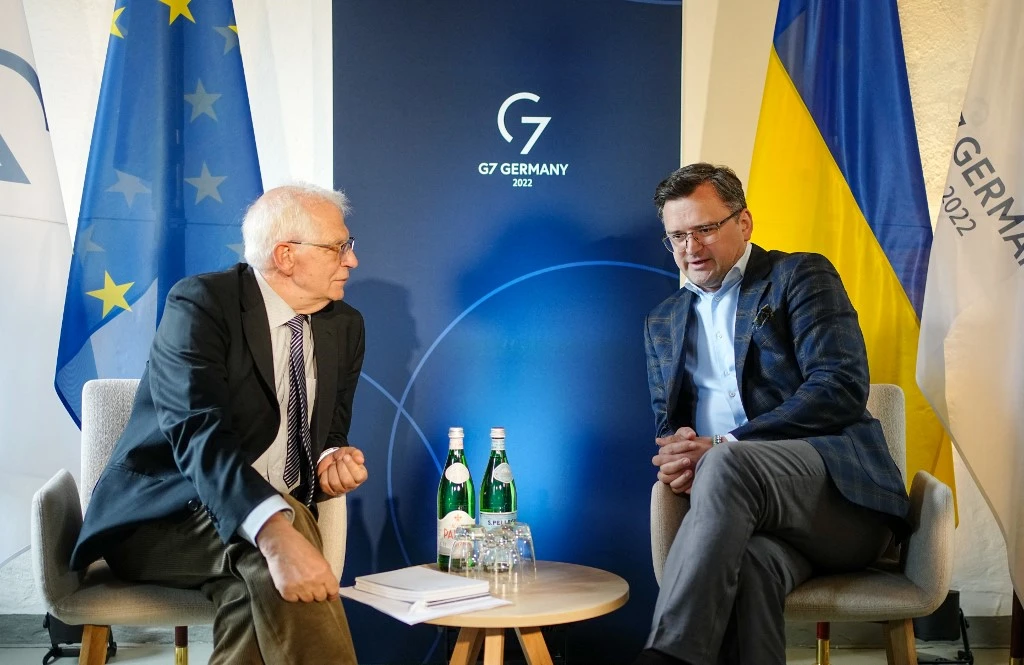 Ukraine: L'UE accroît son aide militaire, une région séparatiste de Géorgie va vers la Russie