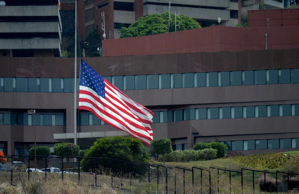 Les Etats-Unis allègent un peu la pression sur le Venezuela pour favoriser le dialogue politique