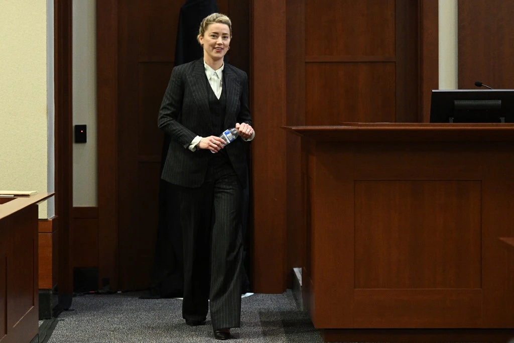 Amber Heard repousse les assauts des avocats de Johnny Depp