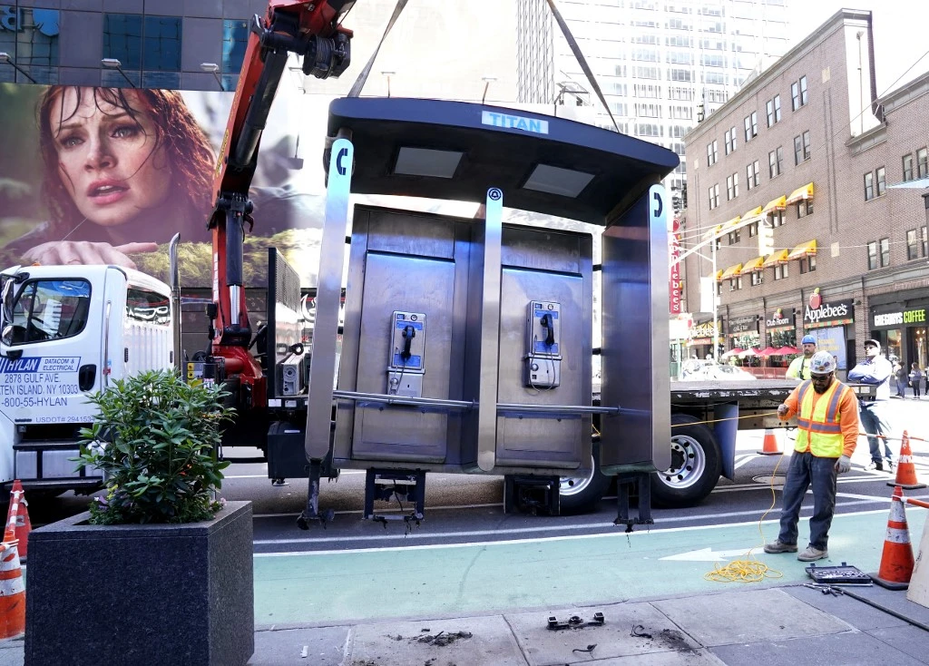 Fin d'une époque, New York débranche son dernier kiosque téléphonique