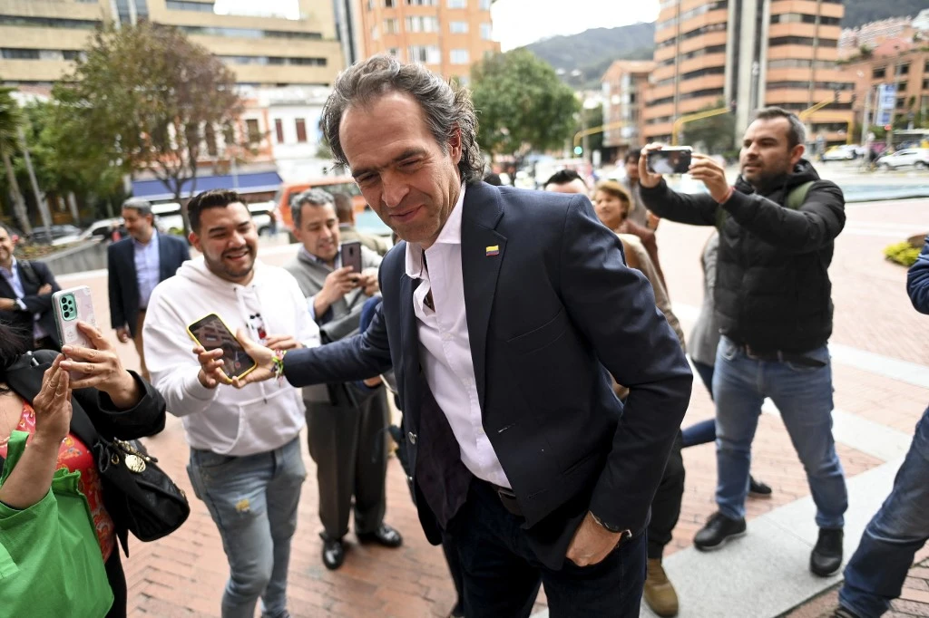 Présidentielle en Colombie: Gutierrez, «l'ami des gens» qui promet «ordre et sécurité»