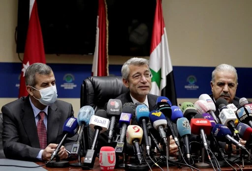 Le Liban délivre des permis à 11 entreprises pour construire des centrales solaires