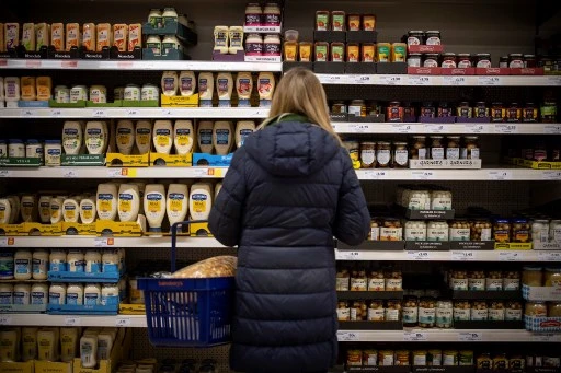 Royaume-Uni: l'inflation à un record en 40 ans, le gouvernement sommé d'agir