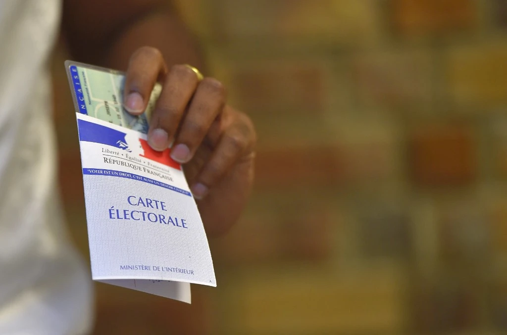 Législatives: coup d'envoi de la campagne officielle, dernière haie pour Macron